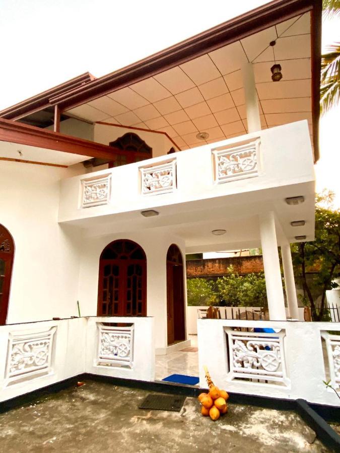 Moragalla Dilu Villa Берувала Экстерьер фото